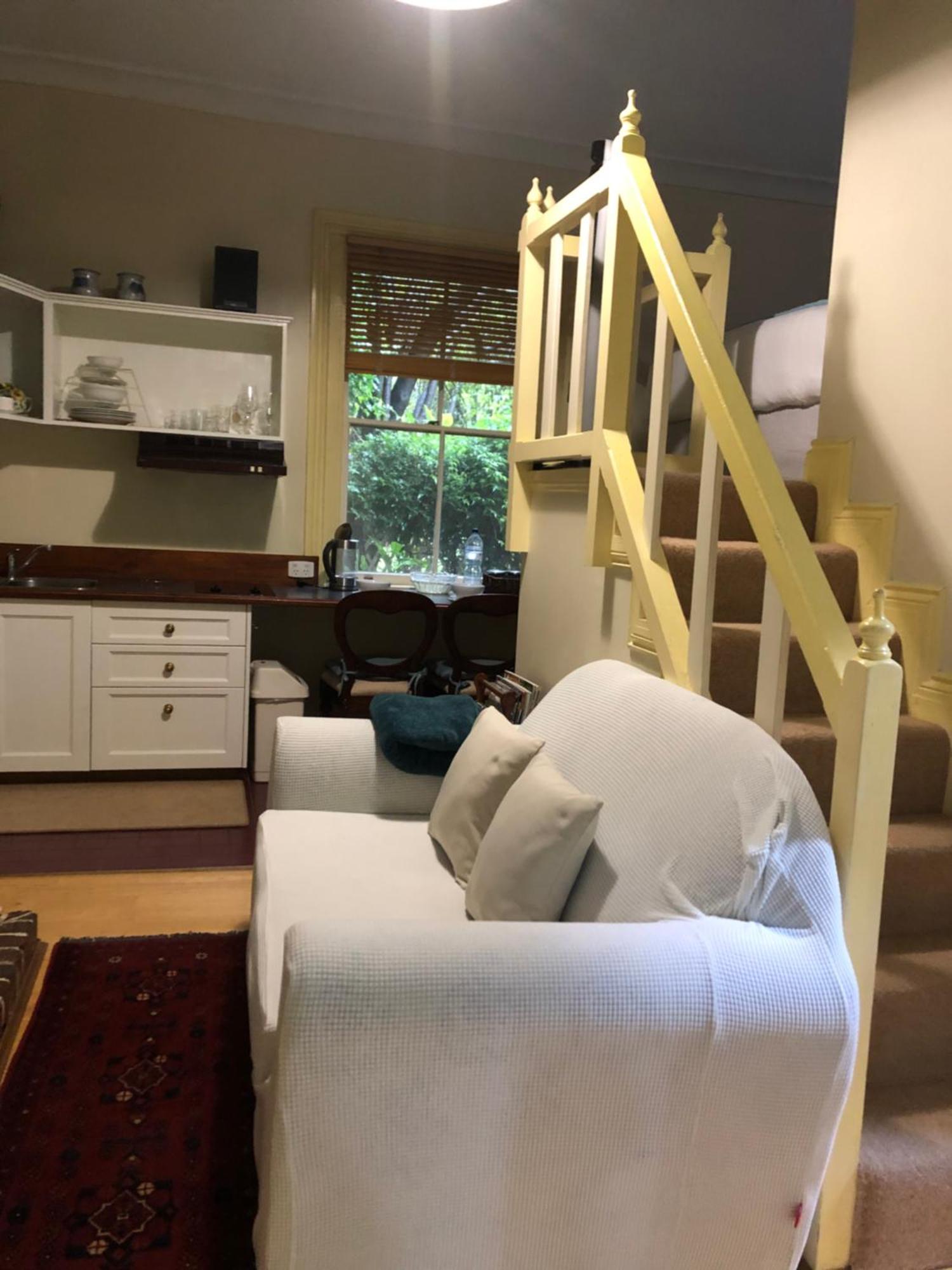 ブラックヒース シークレッツ ハイドアウェイ スイーツ Bed & Breakfast エクステリア 写真