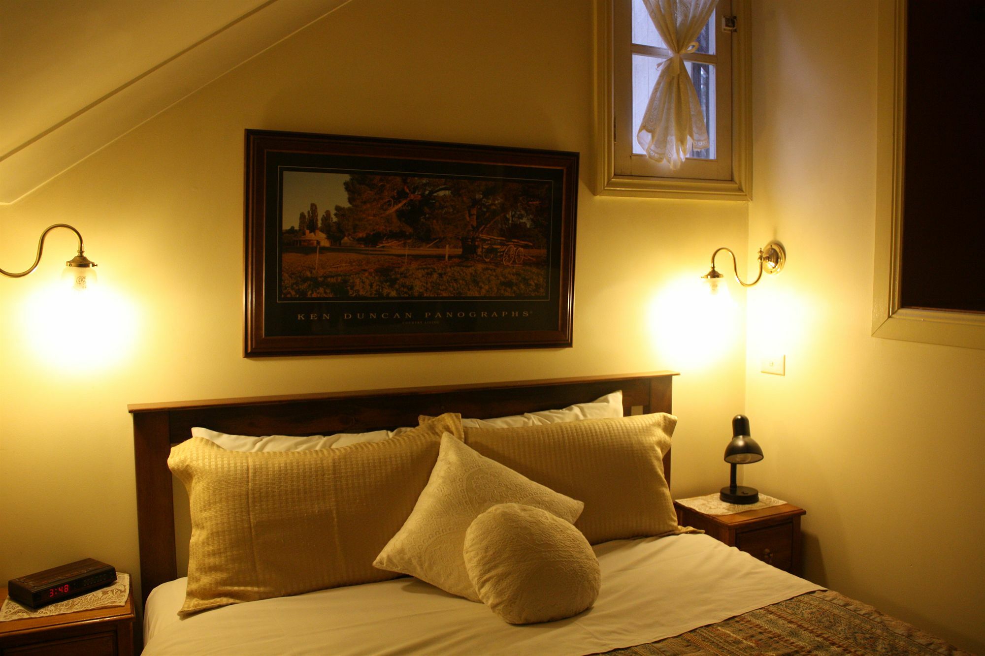 ブラックヒース シークレッツ ハイドアウェイ スイーツ Bed & Breakfast エクステリア 写真